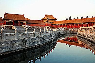 《最终幻想起源》“龙王巴哈姆特的试炼” 今日开放下载